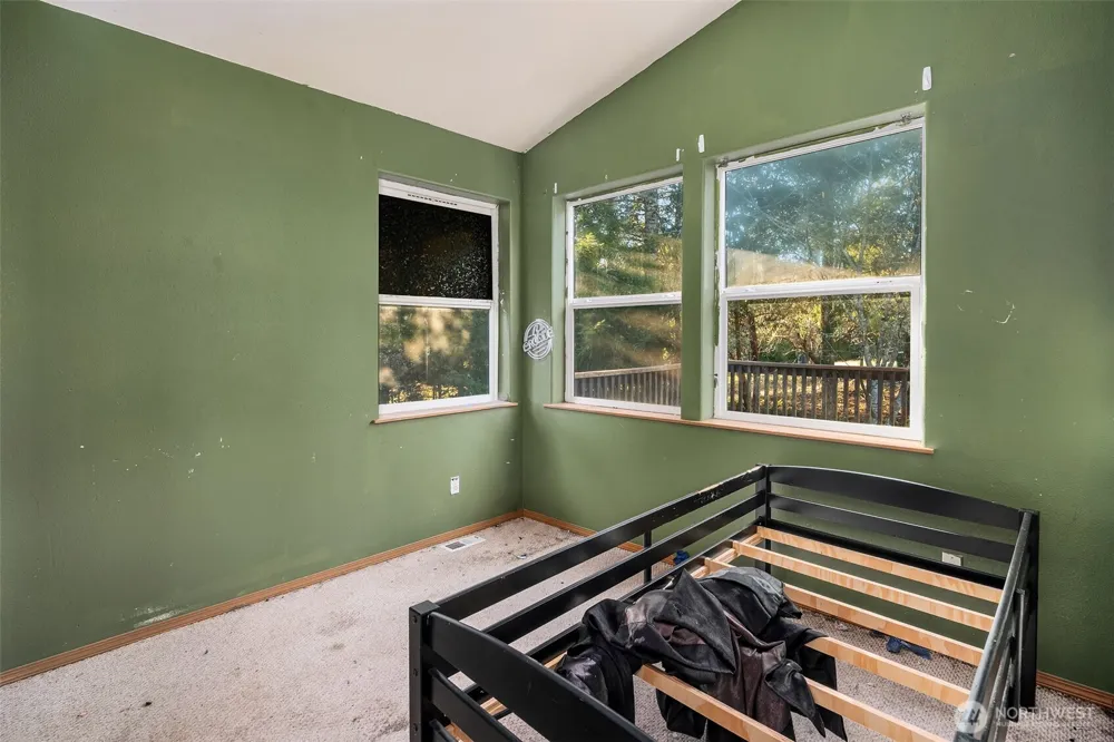 23611 W Ludvick Lake Drive Seabeck, WA 98380