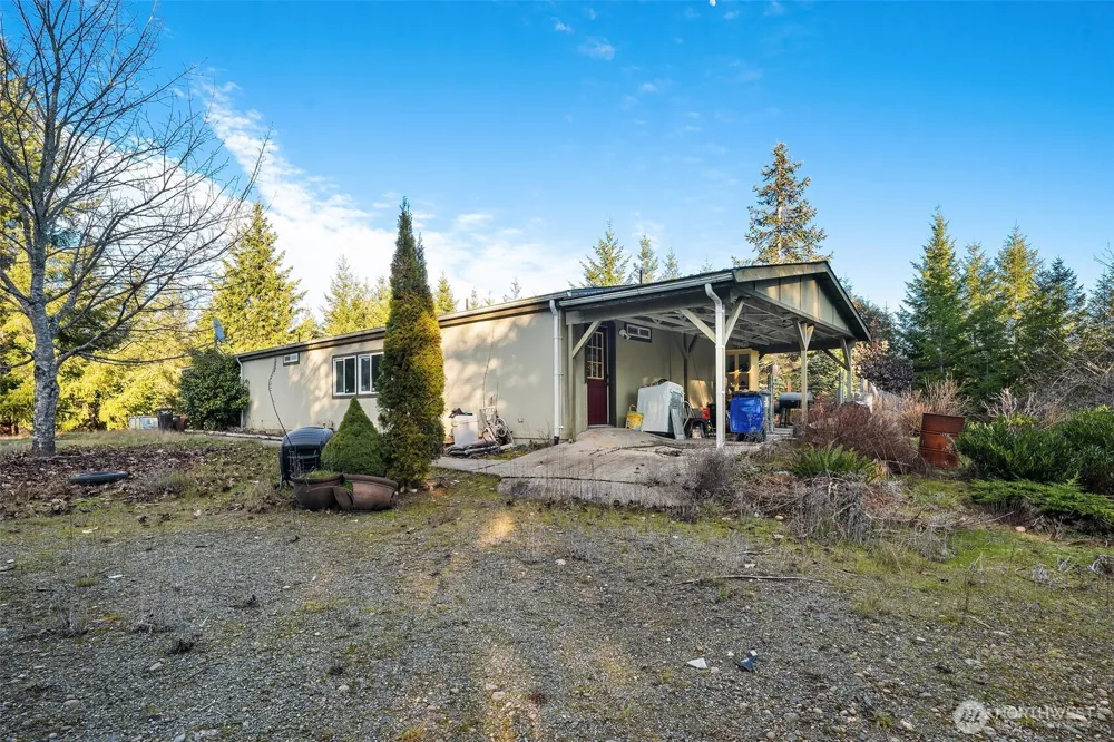 23611 W Ludvick Lake Drive Seabeck, WA 98380
