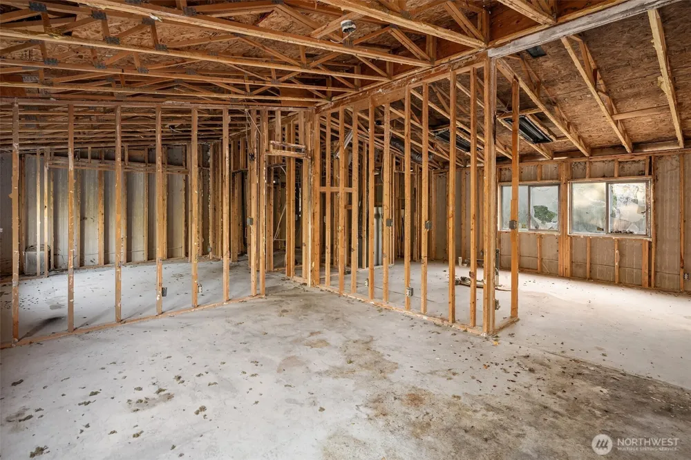 23611 W Ludvick Lake Drive Seabeck, WA 98380