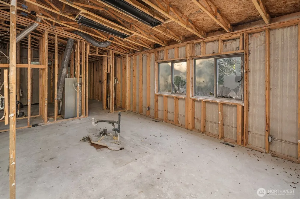 23611 W Ludvick Lake Drive Seabeck, WA 98380