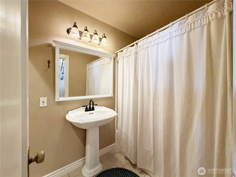 27 M Cascade Drive Hat Island, WA 98206