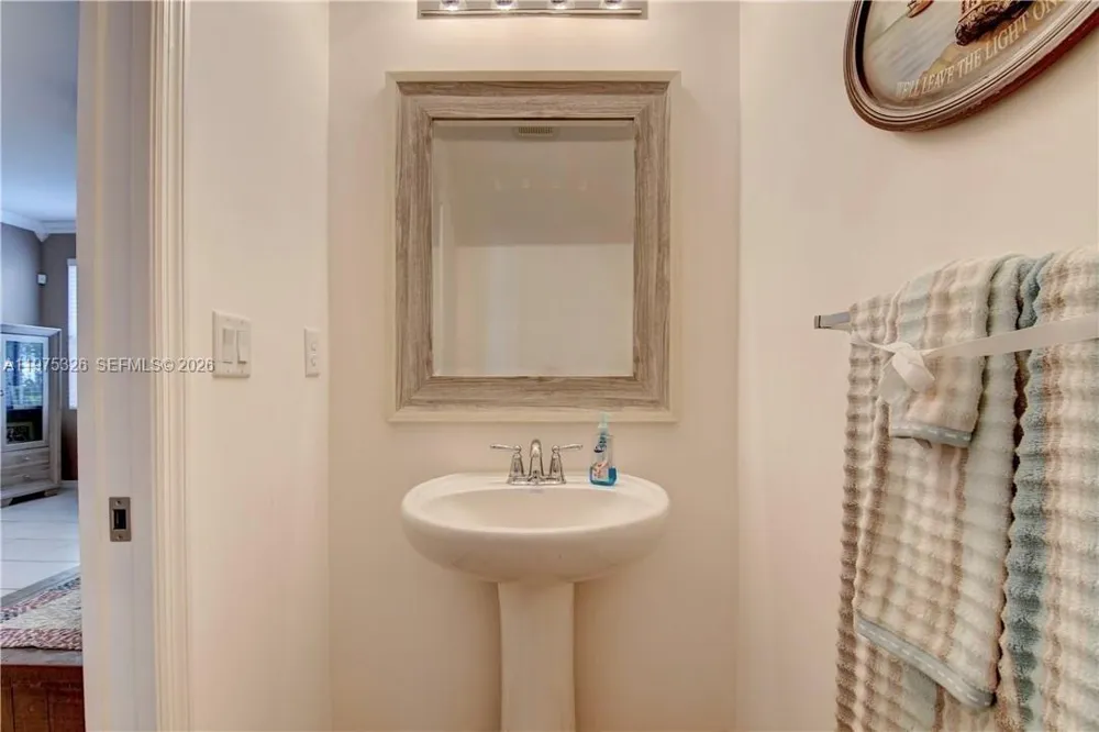 1071 NW 33rd Ct Pompano Beach, FL 33064