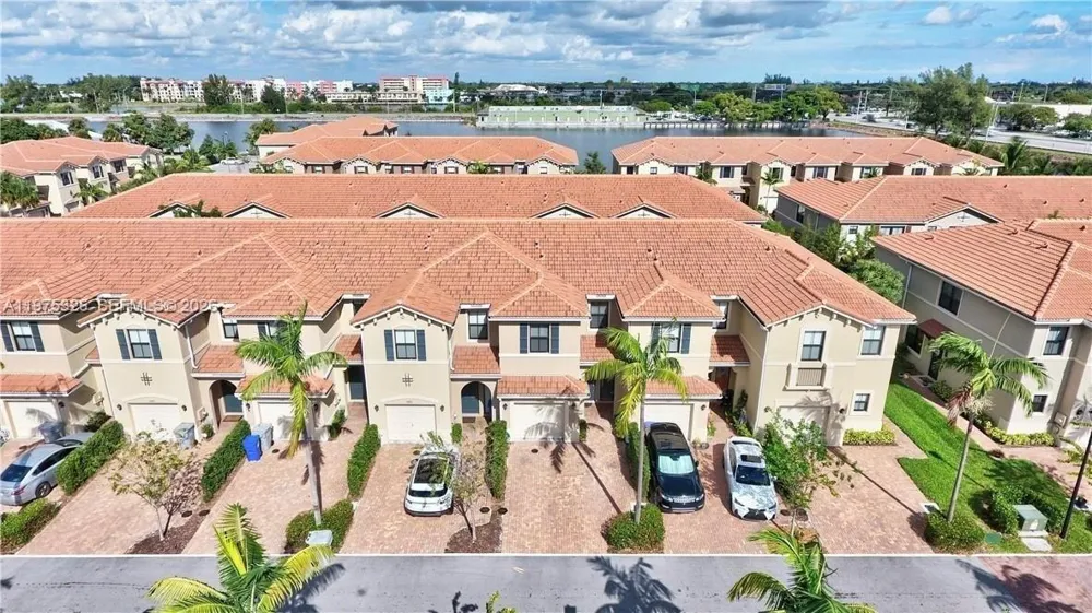 1071 NW 33rd Ct Pompano Beach, FL 33064