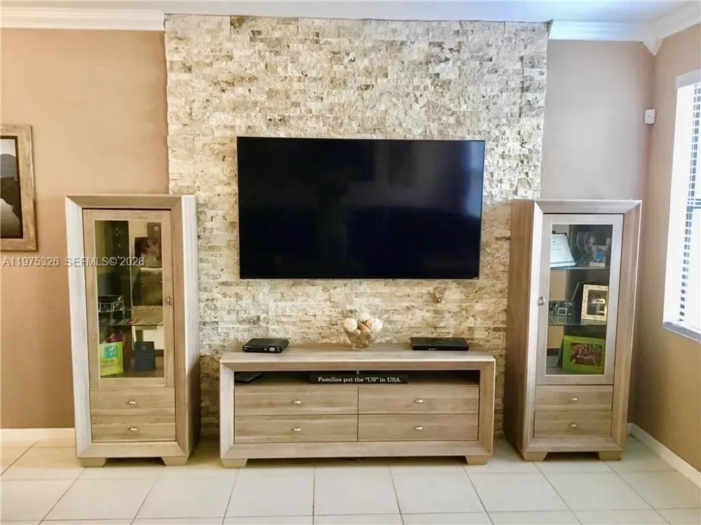 1071 NW 33rd Ct Pompano Beach, FL 33064