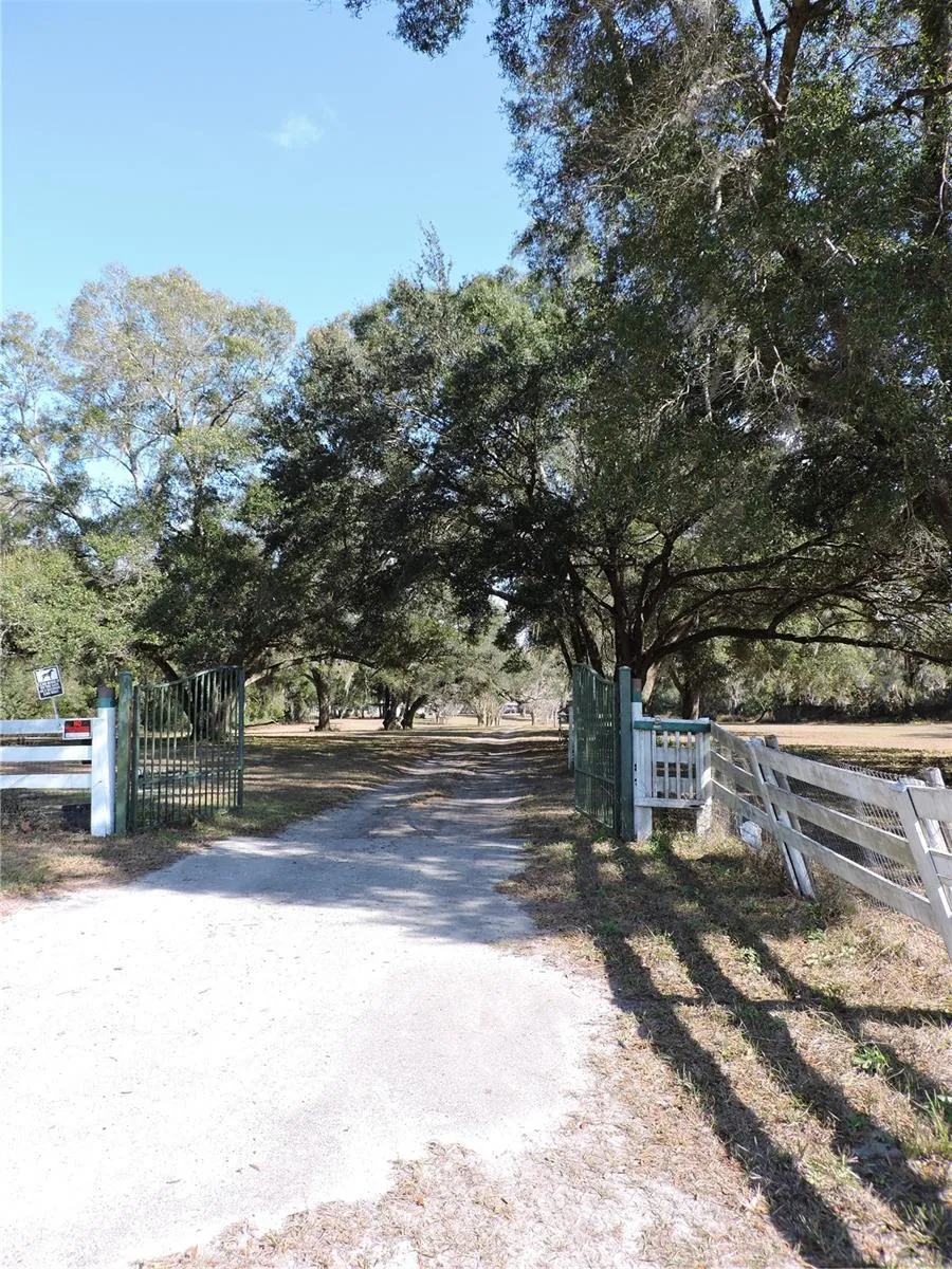 148 DENVER ROAD Crescent City, FL 32112