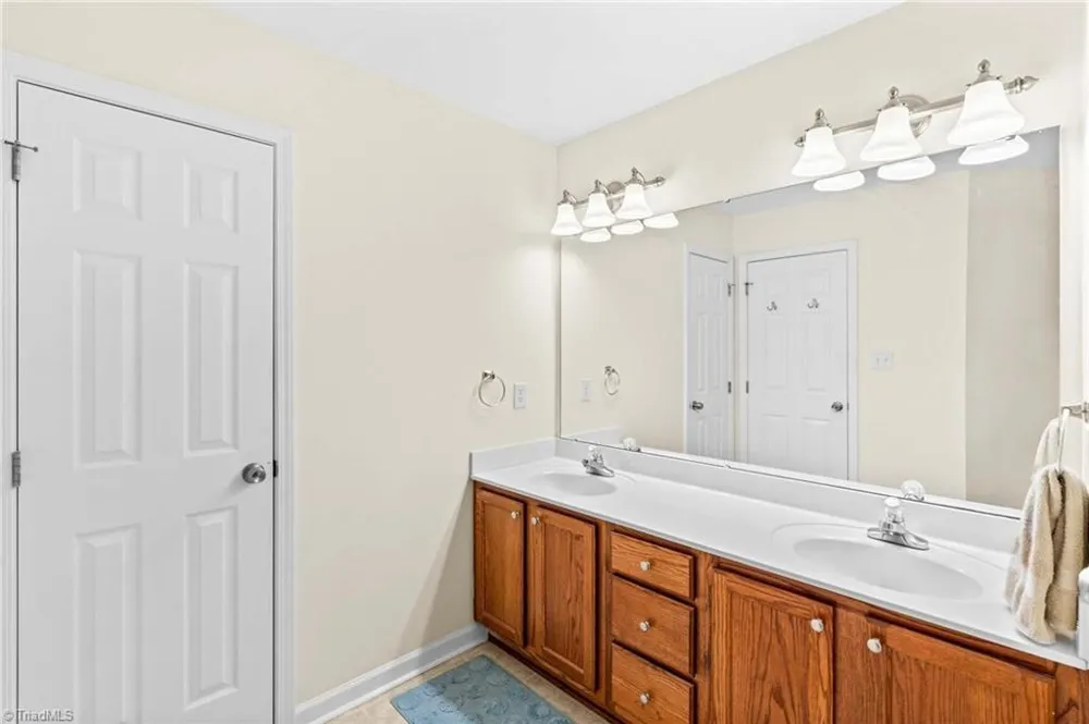 219 19th Avenue SE Hickory, NC 28602