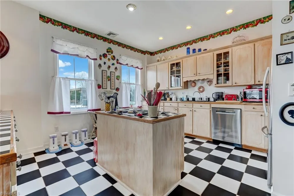 226 Settle Street Reidsville, NC 27320