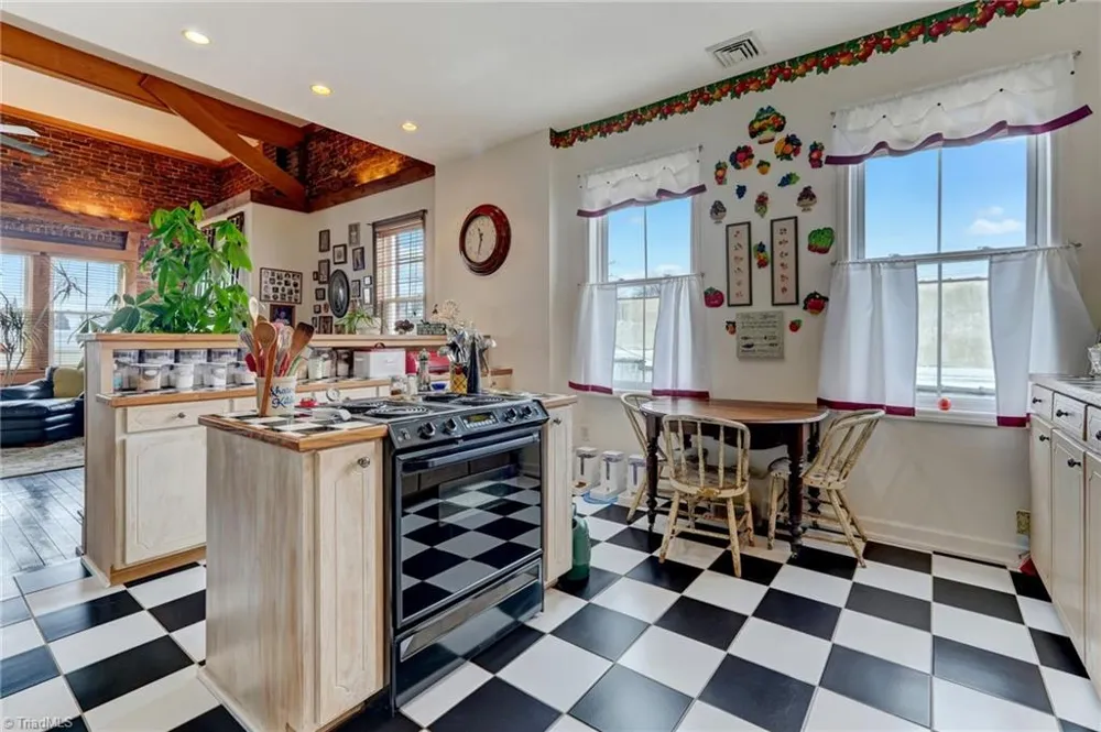 226 Settle Street Reidsville, NC 27320