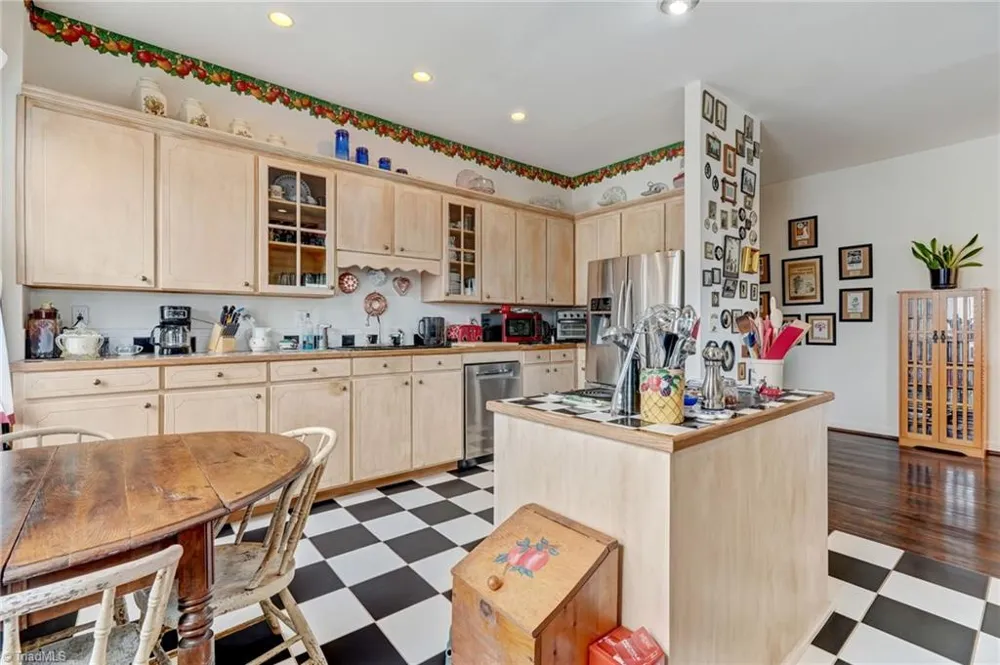 226 Settle Street Reidsville, NC 27320