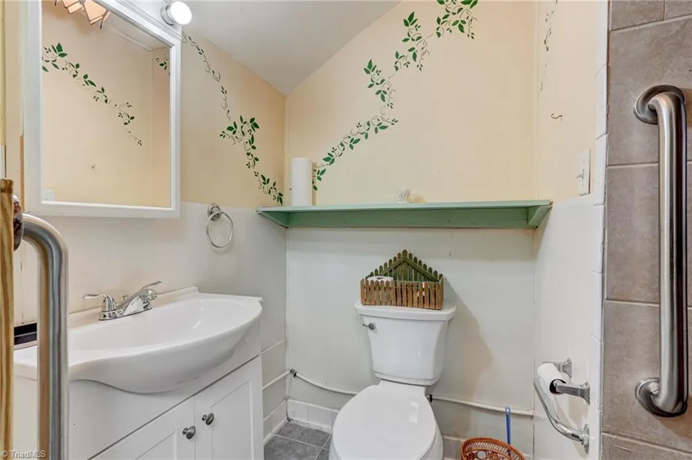 226 Settle Street Reidsville, NC 27320