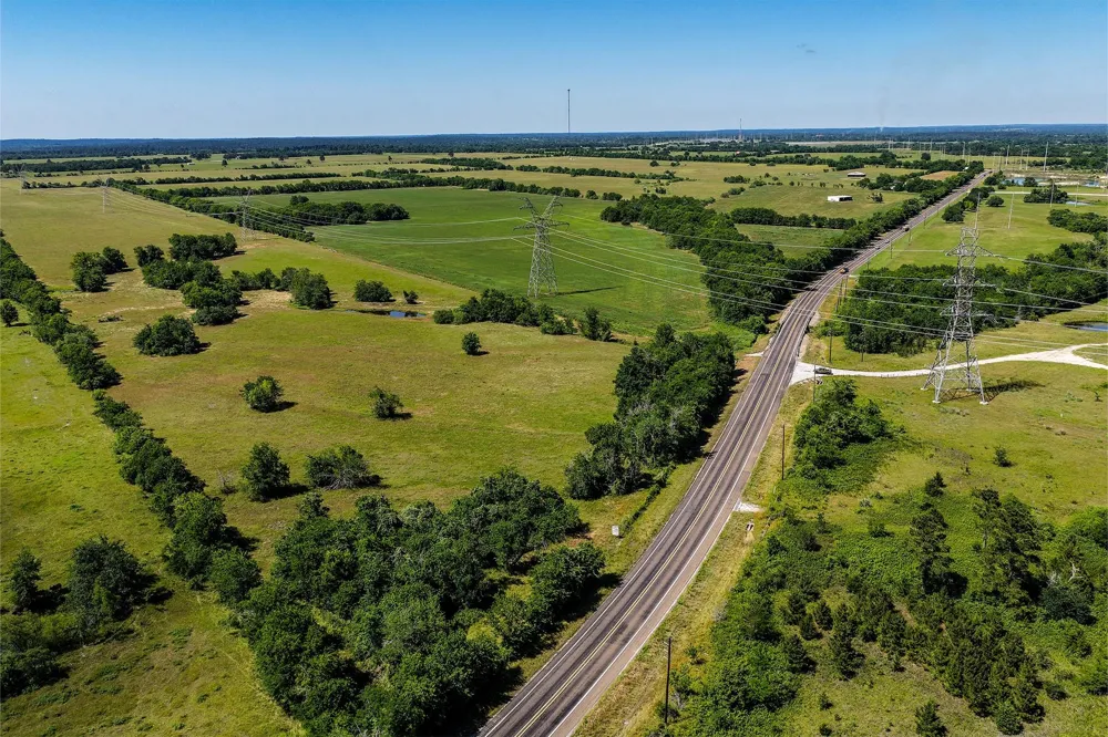 60 Hwy 30 W Shiro, TX 77876