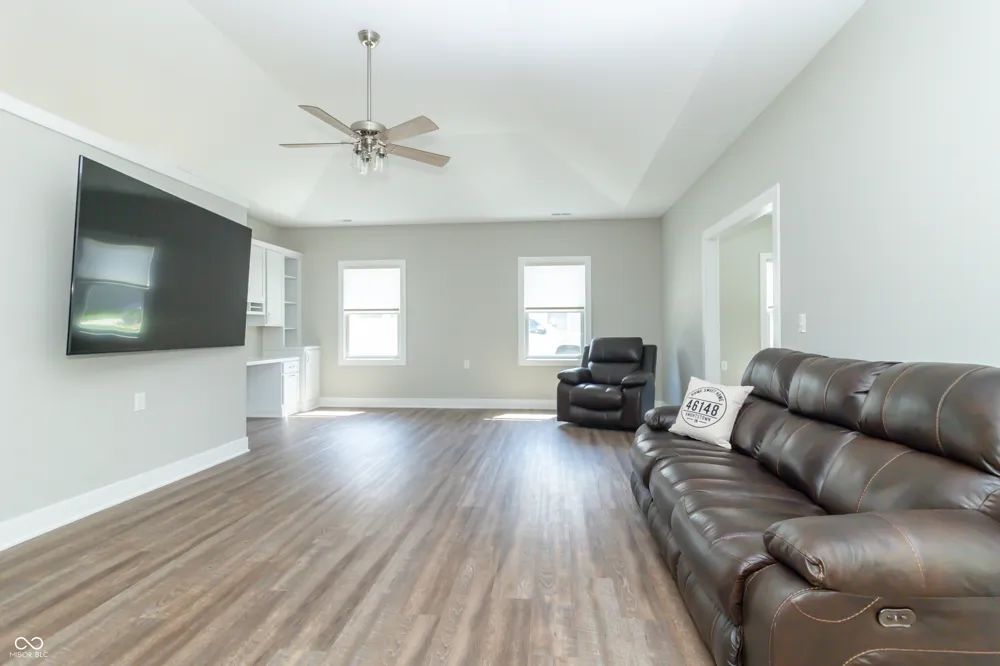 307 Blue River Drive Knightstown, IN 46148