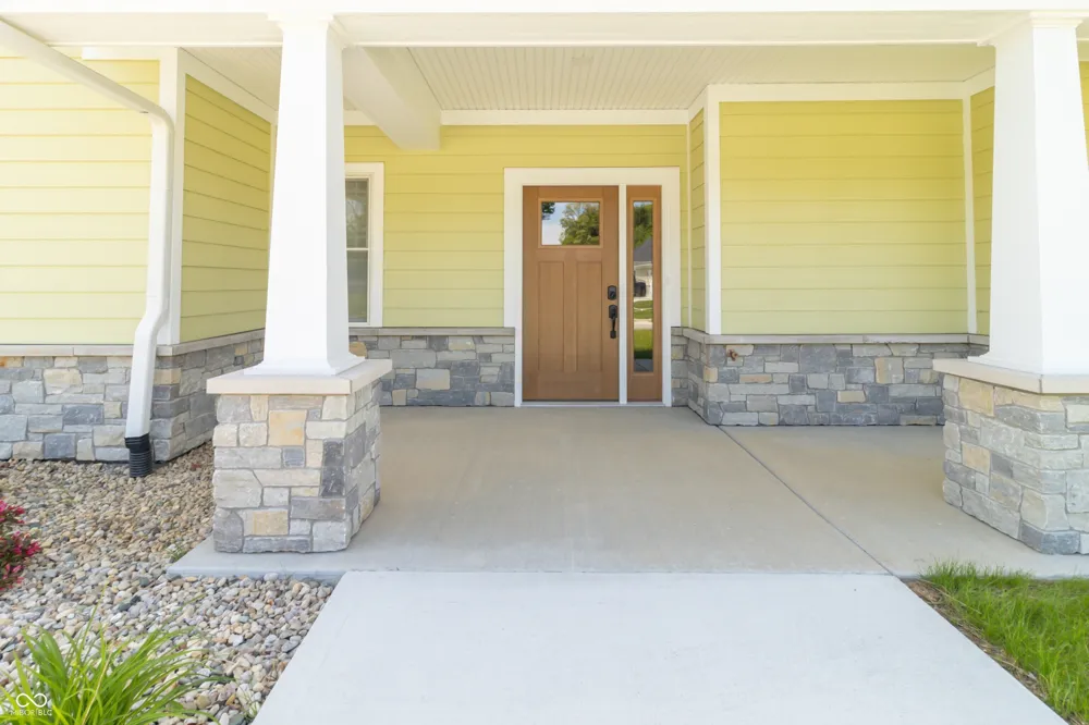 307 Blue River Drive Knightstown, IN 46148