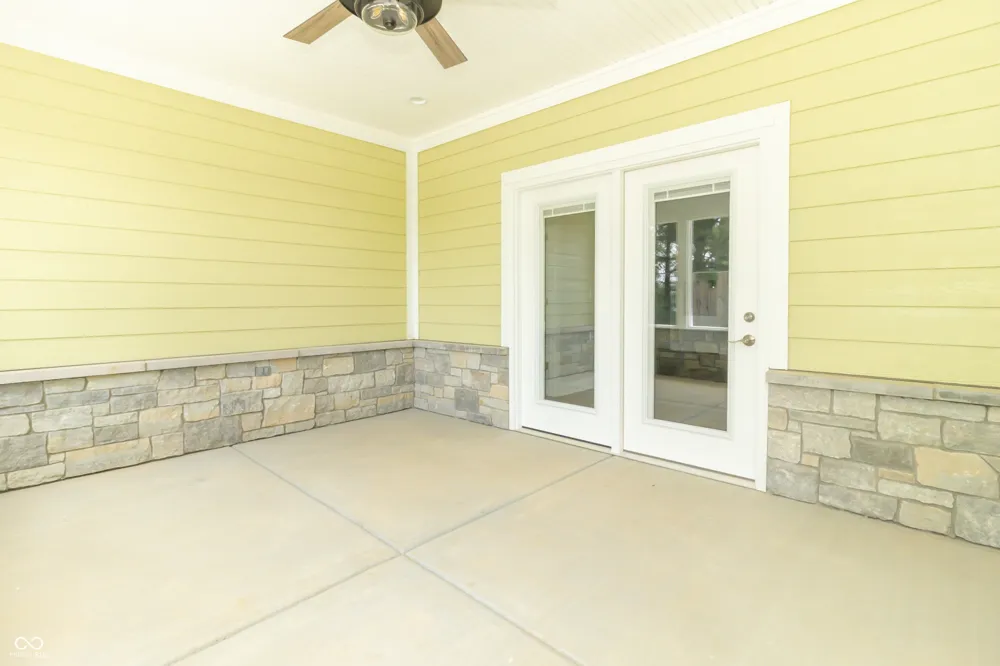 307 Blue River Drive Knightstown, IN 46148