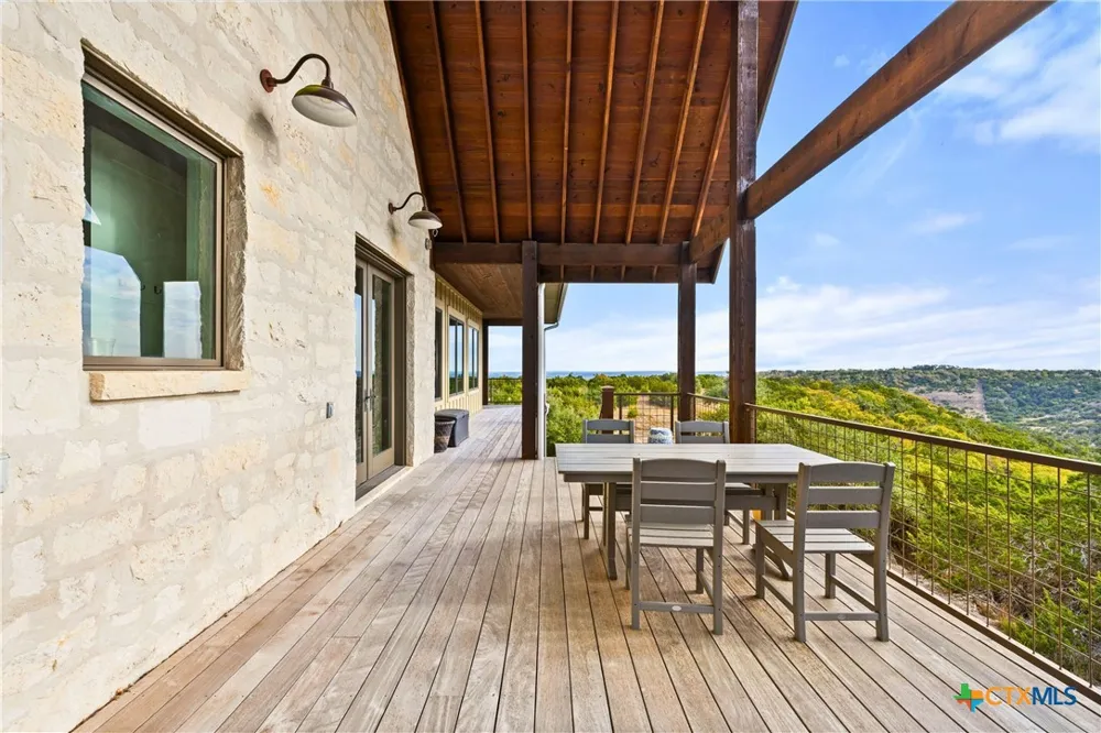 1600 Brushy Ridge Trail Blanco, TX 78606