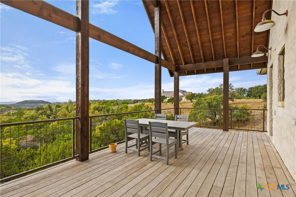 1600 Brushy Ridge Trail Blanco, TX 78606