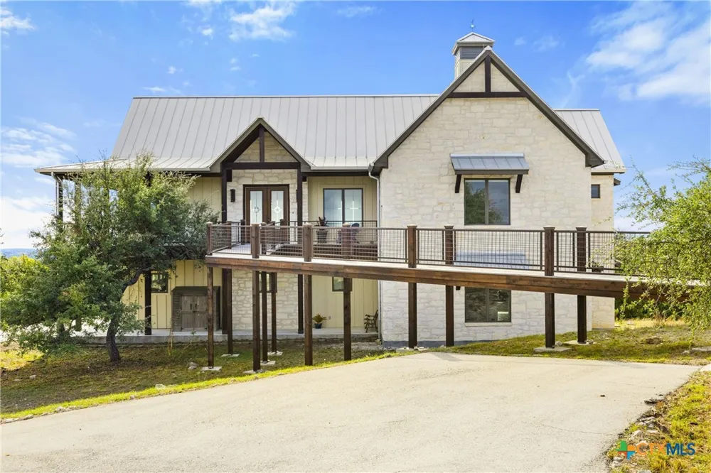 1600 Brushy Ridge Trail Blanco, TX 78606