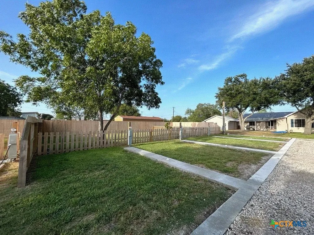 507 E Plasuela Street Refugio, TX 78377