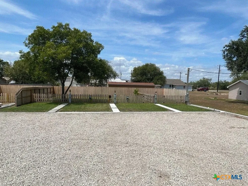 507 E Plasuela Street Refugio, TX 78377