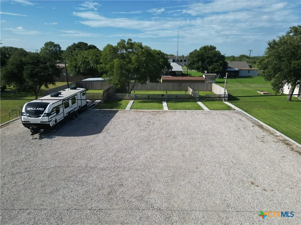 507 E Plasuela Street Refugio, TX 78377