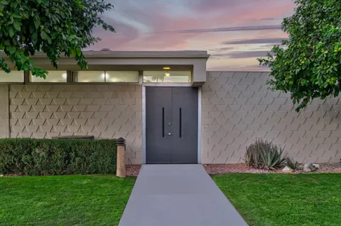 314 Desert Lakes Drive