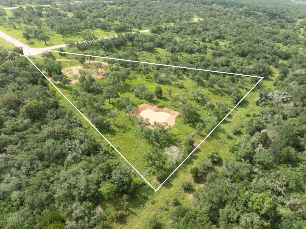 1178 Specklebelly Lane Columbus, TX 78934