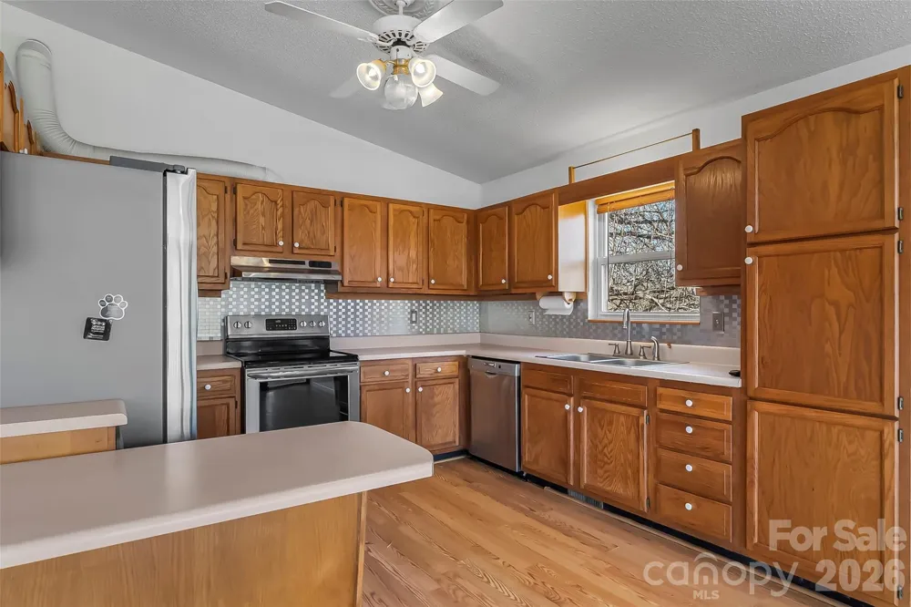 350 Sandy Bottom Road Marshall, NC 28753