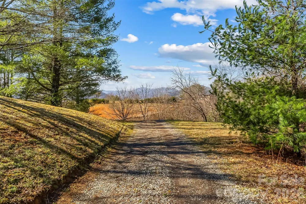 350 Sandy Bottom Road Marshall, NC 28753