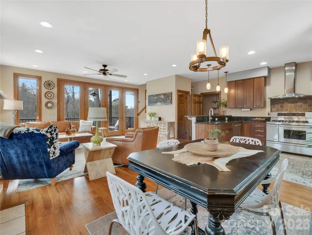 184 Deep Woods Lane Saluda, NC 28773