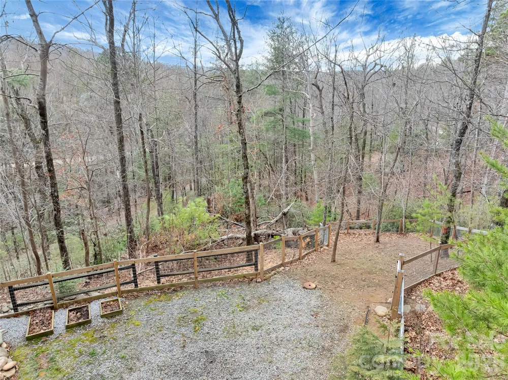 184 Deep Woods Lane Saluda, NC 28773