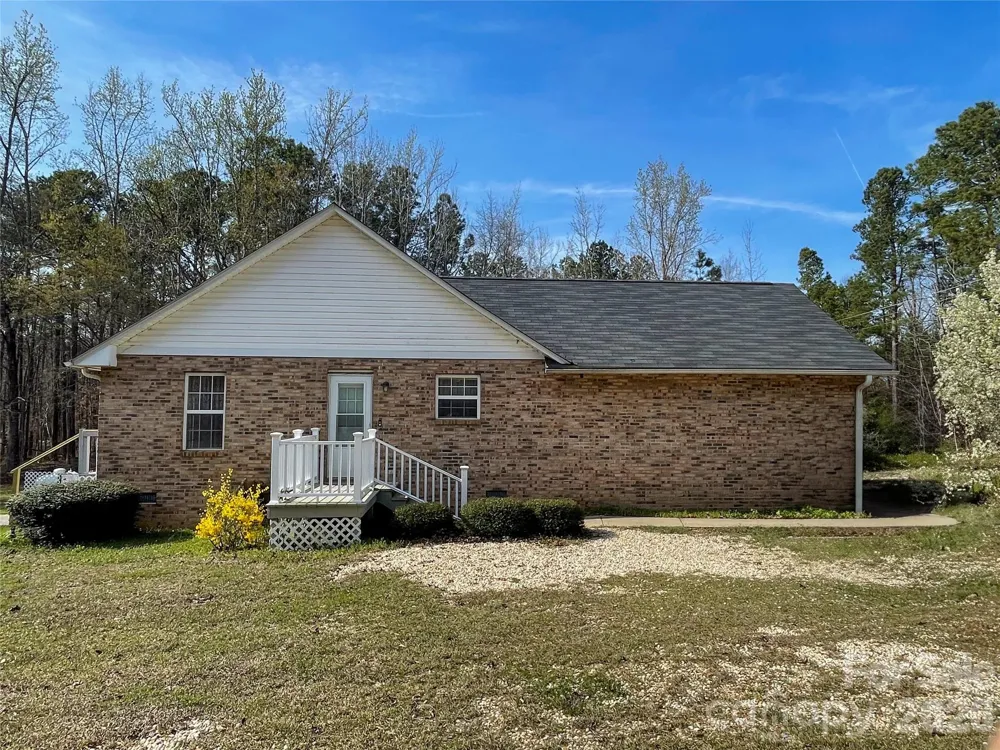 3271 Ebenezer Church Road Camden, SC 29020