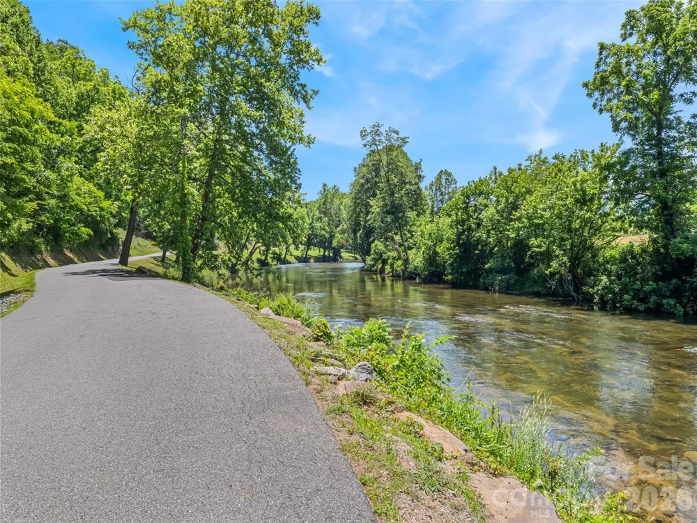 288 Ironwood Drive Clyde, NC 28721