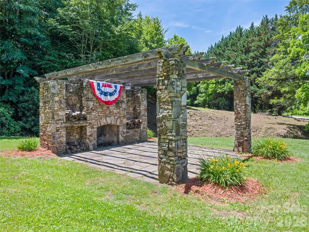 288 Ironwood Drive Clyde, NC 28721