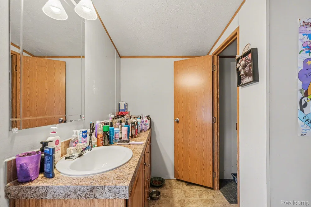 2055 Cedar Circle Vienna Charter Township, MI 48420