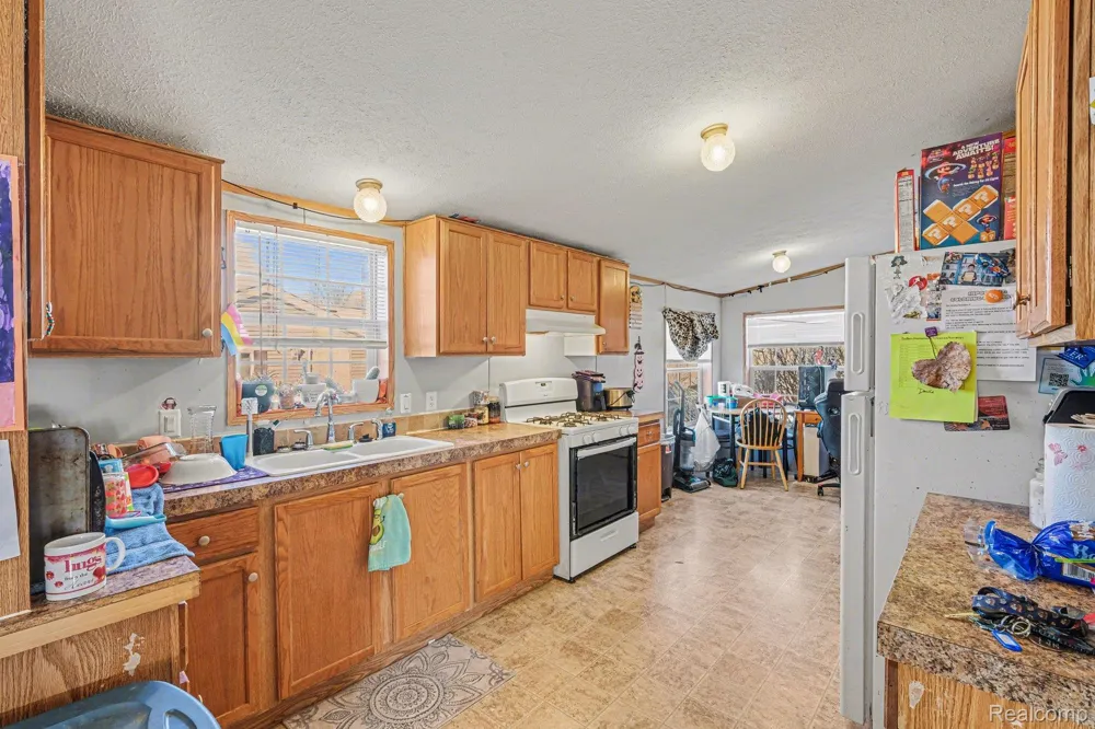 2055 Cedar Circle Vienna Charter Township, MI 48420