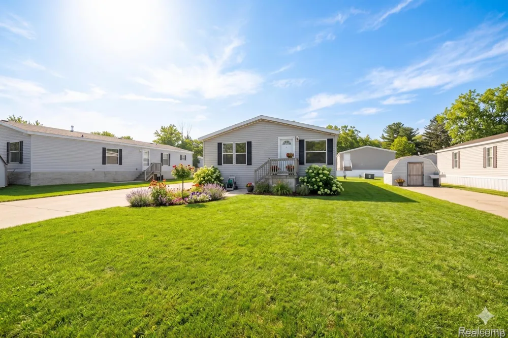 2055 Cedar Circle Vienna Charter Township, MI 48420