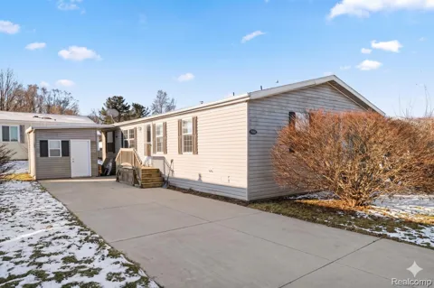 2055 Cedar Circle