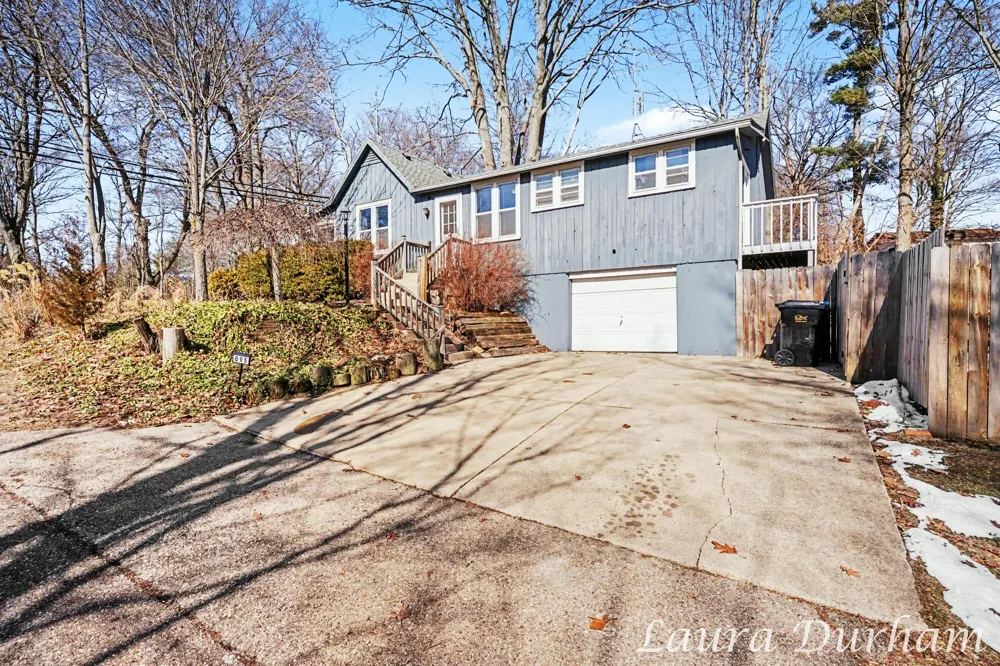 895 Holland Street Saugatuck City, MI 49453