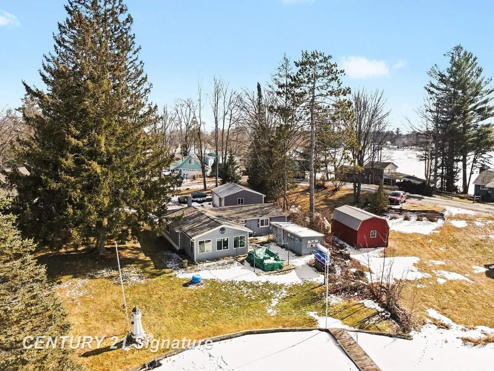 152 Hilda Drive Surrey Township, MI 48622