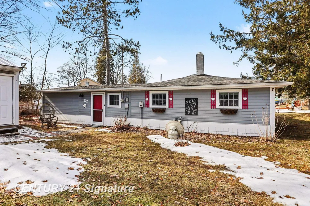 152 Hilda Drive Surrey Township, MI 48622
