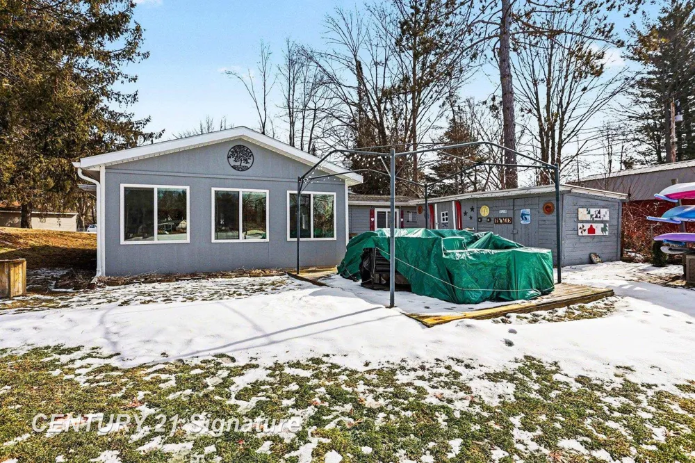 152 Hilda Drive Surrey Township, MI 48622