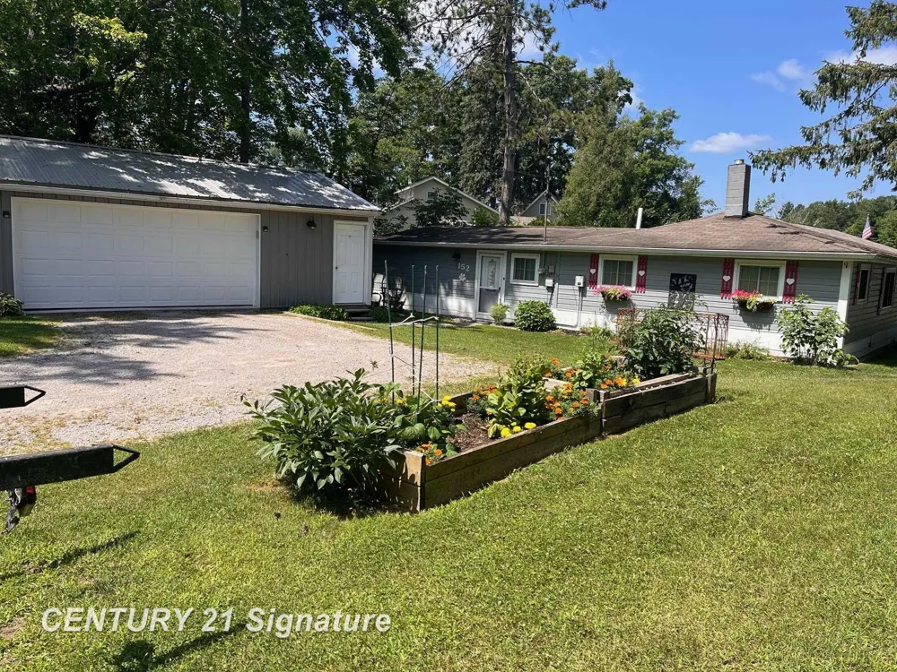 152 Hilda Drive Surrey Township, MI 48622