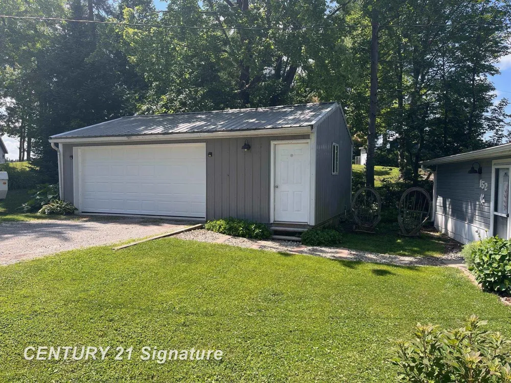 152 Hilda Drive Surrey Township, MI 48622