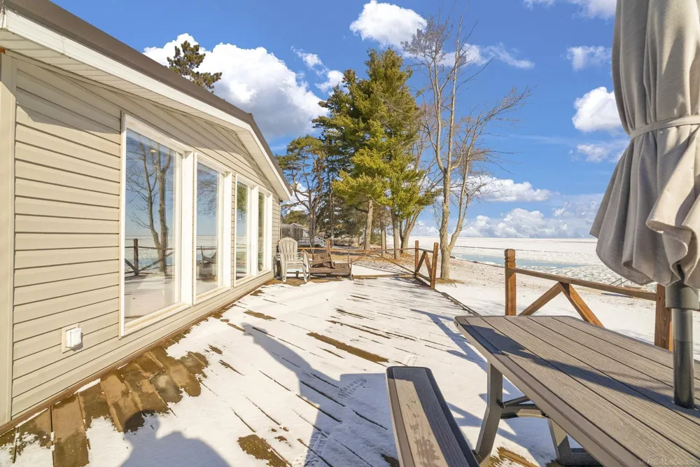 8723 Lakeshore Road Worth Township, MI 48450