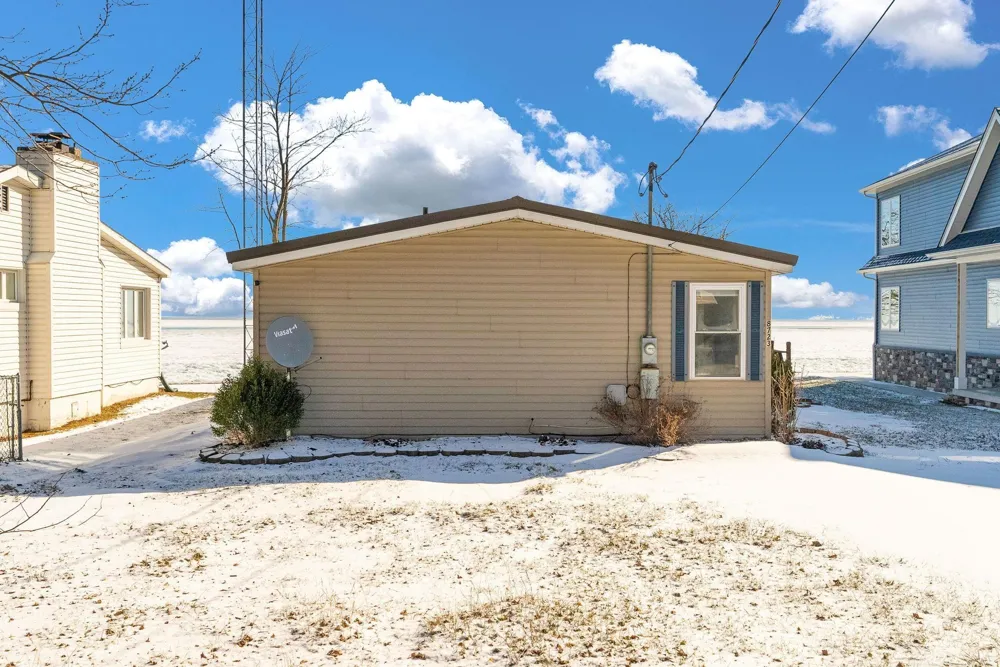 8723 Lakeshore Road Worth Township, MI 48450
