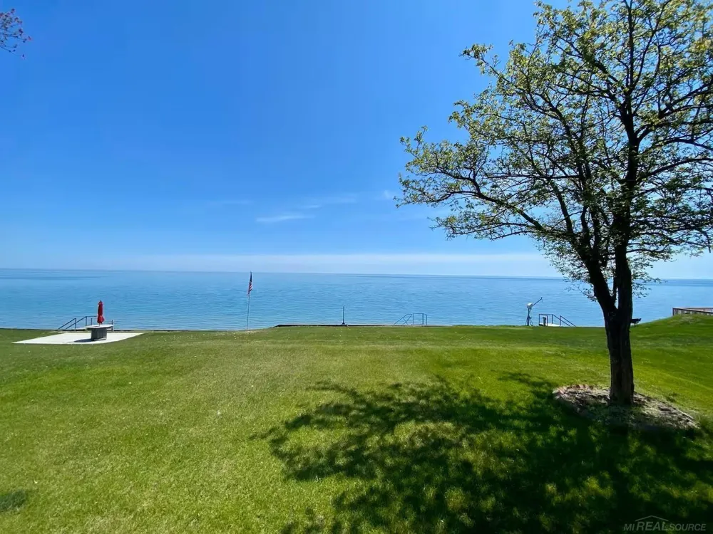 8723 Lakeshore Road Worth Township, MI 48450