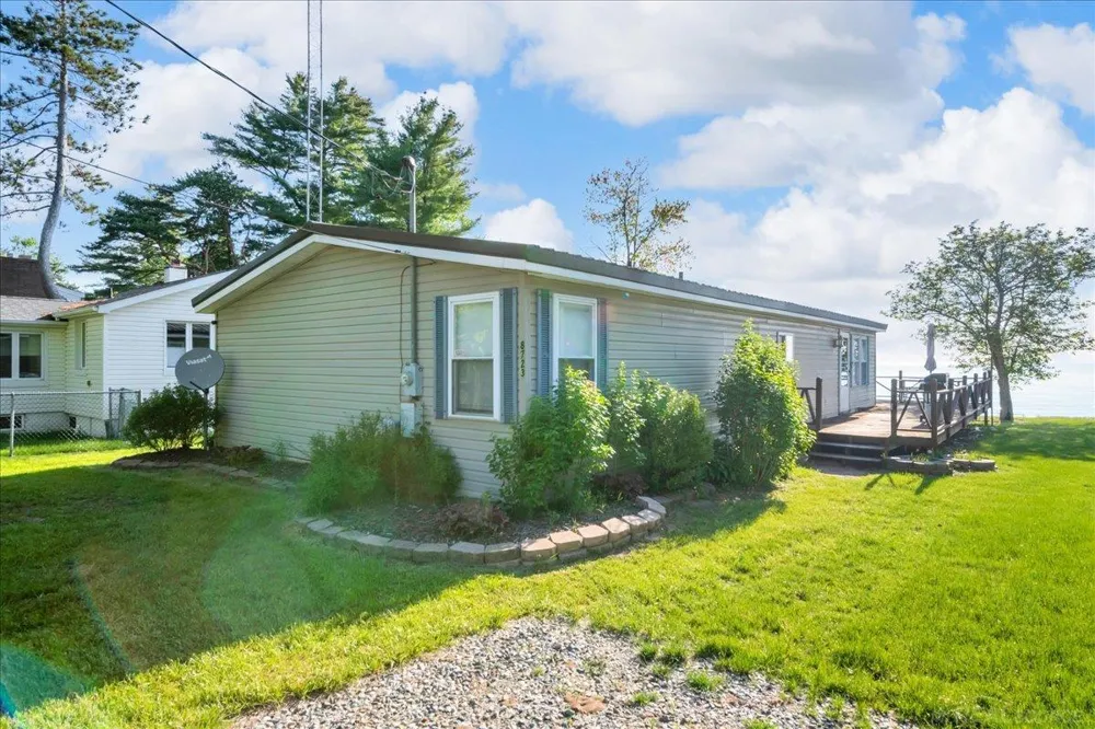 8723 Lakeshore Road Worth Township, MI 48450