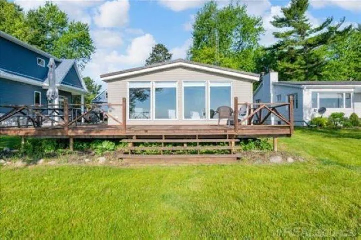 8723 Lakeshore Road Worth Township, MI 48450