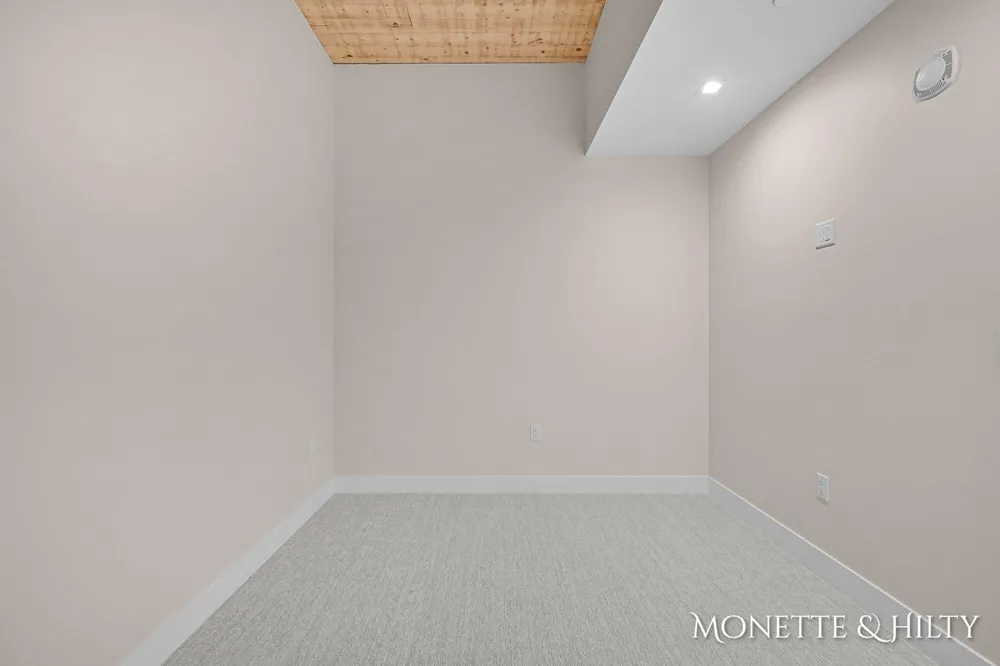 901 Adelaide Circle #607 Muskegon City, MI 49441