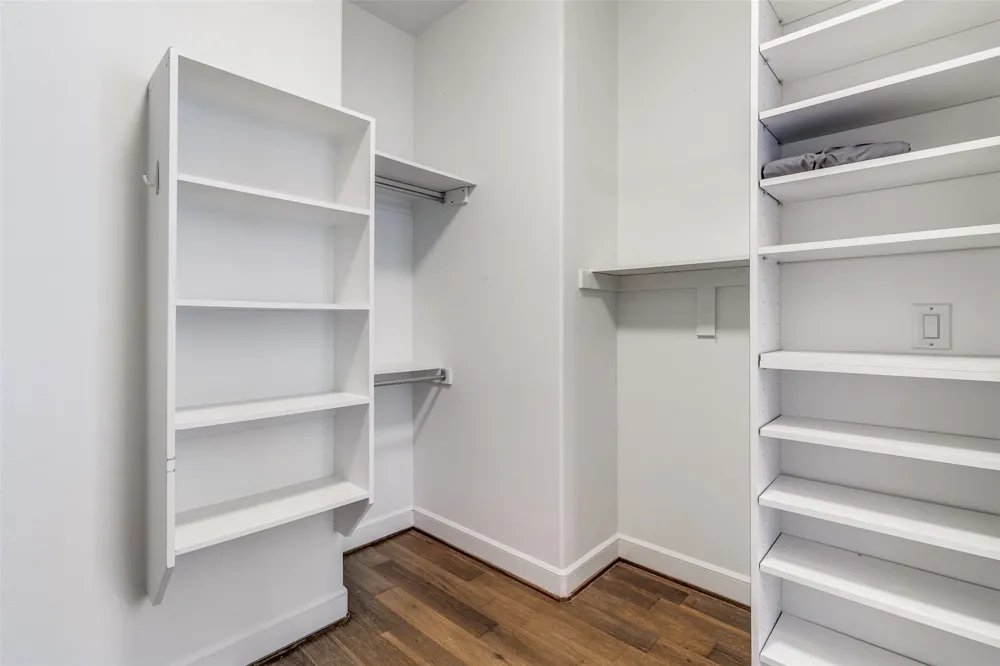 5015 Meridian Lane #1102 Addison, TX 75001